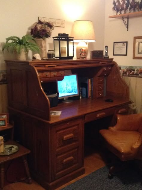 Rolltop Desk Office, Roll Top Desk Office Ideas, Vintage Computer Desk, Writing Desk Ideas, Fantasy Desk, Vintage Oak Desk, Rolltop Desk, Victorian Desk, Dark Academia Room