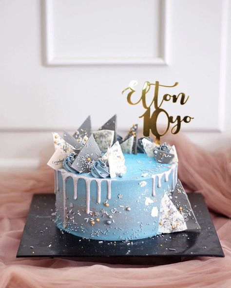 Galaxy Cake, Blue Cakes, Cute Birthday Cakes, Galaxy Art, Boy Birthday, First Birthdays, Birthday Cake, Happy Birthday, Baking