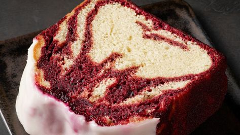 Starbucks Red Velvet Cake Red Velvet Loaf Cake, Starbucks Red Velvet, Easy Canned Pumpkin Recipes, Red Velvet Loaf, Brownie Cheesecake Bites, Gluten Free Red Velvet Cake, Canned Pumpkin Recipes, Cake Loaf, Cake Recipes At Home