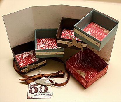 Use an old cereal box for the exterior, and cardstock for the interior boxes. Each box is attached to a seperate panel that folds inward. when tied shut this will look like a rectangular box. this could be used open form as a desk organizer screen at work as well. How To Make Magic, Jewerly Boxes, Folding Origami, Magic Box, Exploding Boxes, Explosion Box, Craft Box, Diy Box, Gift Hampers