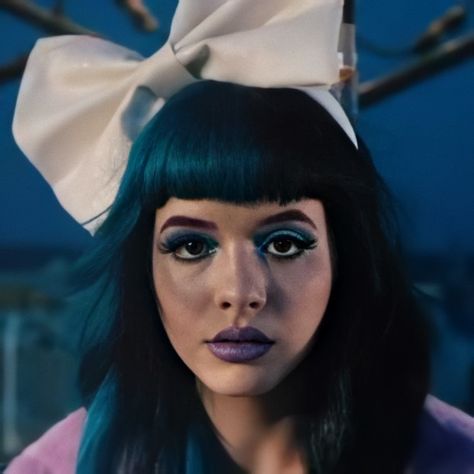 Carousel Melanie Martinez, Carousel Photoshoot, Melanie Martinez Carousel, Melanie Martinez Makeup, Dollhouse Melanie, Best Artist, Melanie Martinez, Makeup Inspo, Carousel