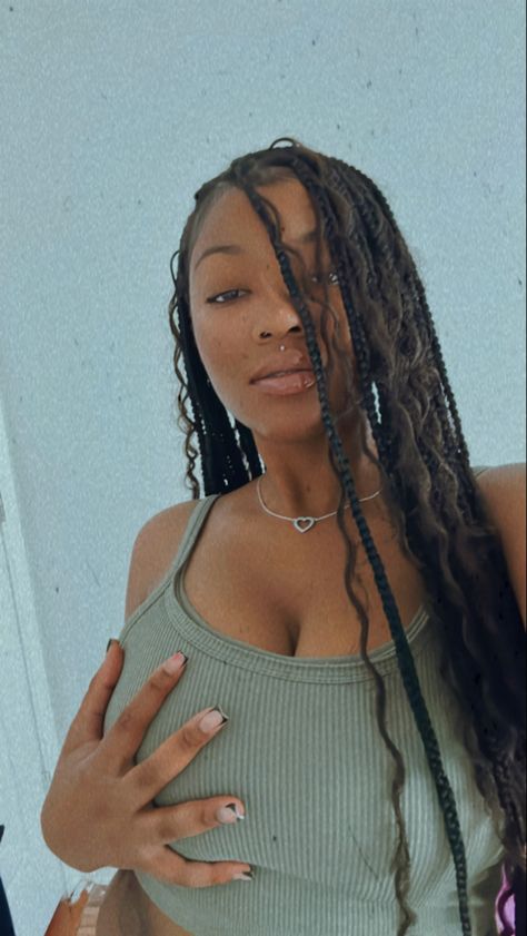 Ashley Piercing Black Women, Medusa Piercing Black Women, Piercing Black Women, Ashley Piercing, Double Nose Ring, Medusa Piercing, Bohemian Braids, Cute Piercings, Girl Things