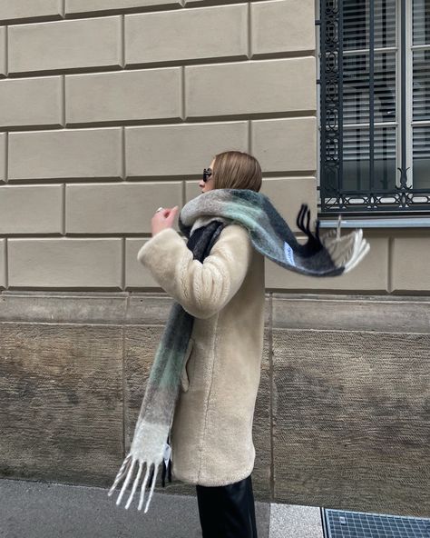 Acne Studios Scarf Outfit, Acne Scarf, Acne Studios Scarf, Fur Coat Outfit, Digital Wardrobe, Trendy Scarves, Scarf Trends, Big Scarf, Chunky Scarf