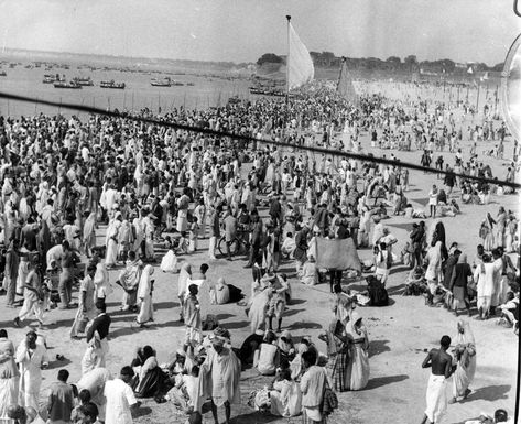 India Old Pic India Before Independence, Partition Of India, Constitution Of India, Historical India, Instagram Schedule, Instagram Planner, Red Fort, Social Media Management Tools, New Republic