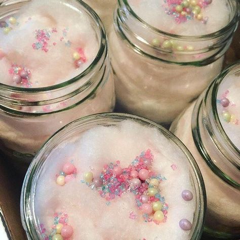 Cotton Candy Flavors, Cotton Candy Bags, Cotton Candy Favors, Cotton Candy Wedding, Candy Flavors, Mason Jar Candy, Mason Jar Favors, Cotton Candy Party, Candy Lady