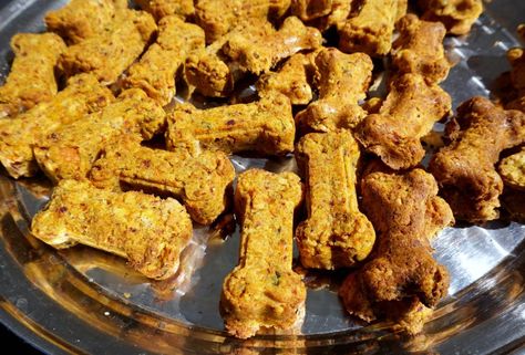 Soft Dog Treats, Cbd Dog Treats, Dog Biscuits Homemade, Healthy Dog Treats Homemade, Coconut Oil Recipes, Dog Treats Homemade Recipes, Sweet Potatoes For Dogs, Diy Dog Treats, Human Food