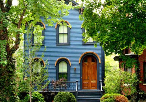 America's Most Beautiful Neighborhoods: Hyde Park, Beacon Hill, and Central Park West - Thrillist Hyde Park Chicago, Mobile Home Exteriors, Moving To Chicago, Chicago House, Chicago Suburbs, My Kind Of Town, Architecture Painting, Affordable Decor, The Windy City