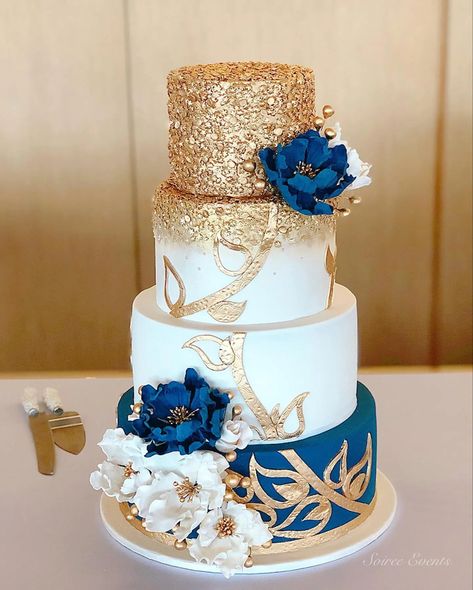 Henna Cake Designs, Royal Blue Wedding Cakes, Royal Blue Cake, Navy Blue And Gold Wedding, Wedding Theme Color Schemes, Wedding Anniversary Cakes, Quinceanera Cakes, Royal Blue Wedding, Wedding Cakes Blue