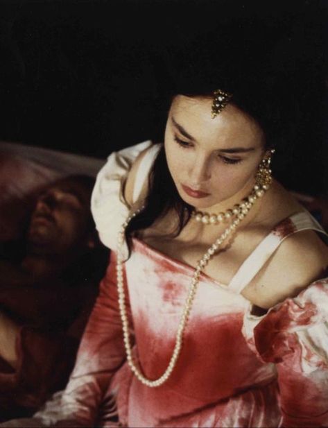 Queen Margot, Isabelle Adjani, Queen, Tumblr, On Twitter, Twitter, Red, White