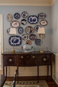 Plate Wall Display, Ceramic Wall Plates, Wall Decorating, Blue White Decor, Inspiring Photos, Plate Wall Decor, Traditional Dining Room, Plate Decor, Buffet Lamps