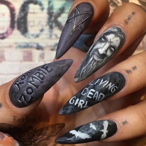 Zombie Nail Art, Scary Halloween Nails Design, Hollywood Movies List, Halloween Nails Ideas, Zombie Nails, Black Halloween Nails, Horror Nails, Holloween Nails, Skull Nails