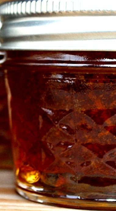 Root Beer Jelly- delicious as a cupcake or muffin filling or sandwiched between cake layers. ❊ Root Beer Jelly, Beer Jelly Recipe, Beer Jelly, Jelly Recipe, Homemade Pantry, Homemade Condiments, Cake Layers, Cooking Tutorials, Healthy Side