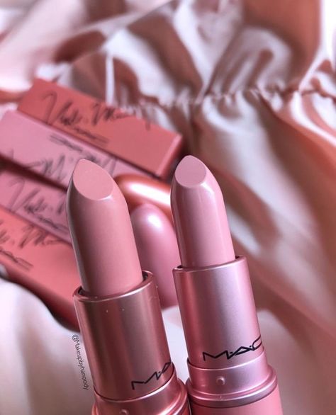 Pink Lipstick Aesthetic, Lipstick Aesthetic, Best Mac Lipstick, Different Shades Of Pink, Chanel Makeup, Beauty Lipstick, Pink Lipstick, Mac Makeup, Pink Makeup