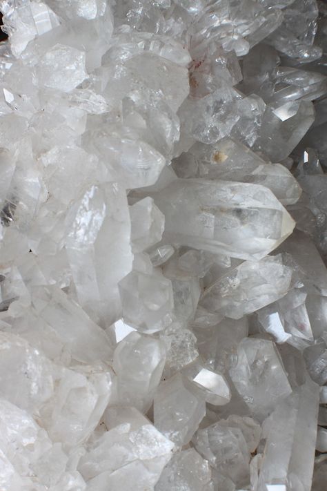 crystals, a huge source of inspiration for #Devata and Swati Jr Jewelry in general...come find your favorite crystalline piece! Crystal Background, Quarts Crystal, Deco Zen, Crystal Aesthetic, Crystal Magic, Meditation Stones, White Crystals, Aesthetic Colors, Dreamy Art