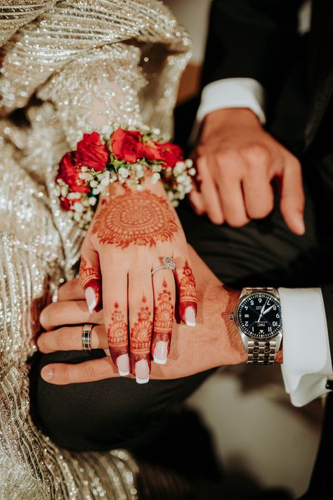 Stunning detail photo of Hyatt and Noor's Indian Wedding. Beautiful bridal henna Mehndi for their wedding day. Visual Artistry Co Photographer. Photographing Muslim, Indian, etc weddings. Visit our website to learn more! Wedding Dp, Bridal Dp, Engagement Hand, Hand Dpz, Short Mehndi Design, Muslim Wedding Photography, Couple Dps, Muslim Bridal, Engagement Photography Poses