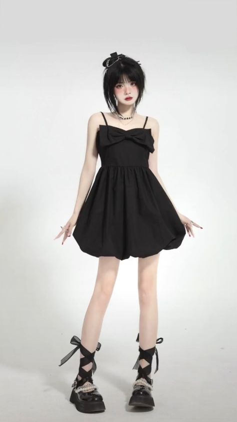 Dress Cute Aesthetic, Black Dress Cute, 일본 패션, Standing Poses, Figure Poses, Cute Aesthetic, Pose Reference Photo, 여자 패션, Japan Fashion