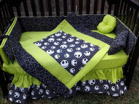 New Crib Bedding Set m/w Jack NIGHTMARE BEFORE CHRISTMAS fabric Nightmare Before Christmas Fabric, Nightmare Before Christmas Baby, Jack Nightmare Before Christmas, Christmas Crib, Gothic Baby, Goth Baby, Bedding Ideas, Baby Crib Bedding, Crib Bedding Set