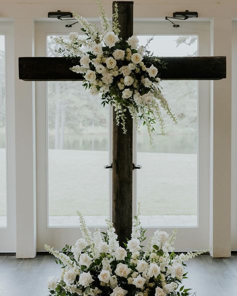 The details, it really is the BEST part 🤌🏽 Venue @daisyhillvenue Photography @haileyhighphotography Floral Design @campbellcreativefloralco Planning/ Coordinating @plscoordinate Catering @thegrandgourmet #whitewedding #weddingflowers #atlantaga #atlflorist #gaflorist #alflorist #floraldesign #campbellcreativefloralco #flowers #georgiaweddings #weddingflorals Cross With Florals Wedding, Wedding Arch Ideas Cross, Flowers On A Cross Wedding, Wedding Ceremony Cross With Flowers, Cross Floral Arrangements Wedding, Wedding Cross Florals, Wedding Cross With Flowers, Cross Flowers Wedding, Cross Altar Wedding