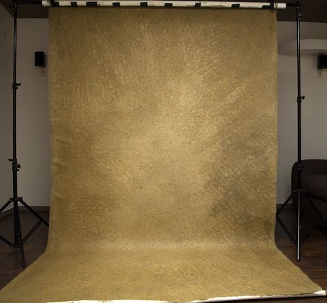 A cheap and simple way to paint your own DIY canvas backdrop Canvas Backdrops Photography, Paint Your Own Canvas, Make Your Own Canvas, Diy Backdrops, Canvas Backdrop, Diy Canvas Photo, Studio Photography Backdrop, Baby Photography Backdrop, Photography Backdrops Diy