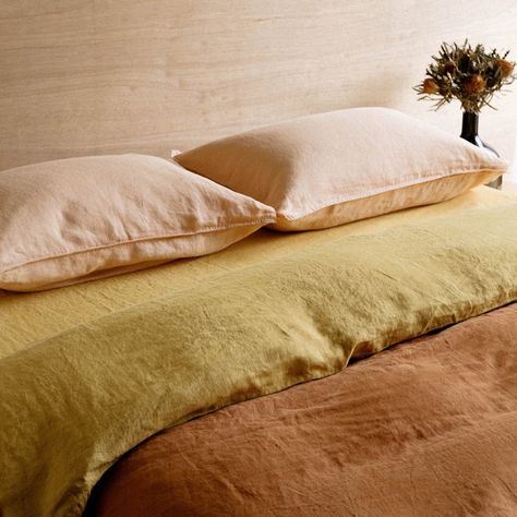 Morrow Soft Goods on Instagram: “We curate Pairings - of unexpected color combinations - to help ease the challenge of choosing the right colors for you - we hope it…” Linen Color Palette, Unexpected Color Combinations, Yellow Sheets, Orange Bedding, Natural Bedding, Summer Bedding, Linen Color, Bed Styling, Mellow Yellow