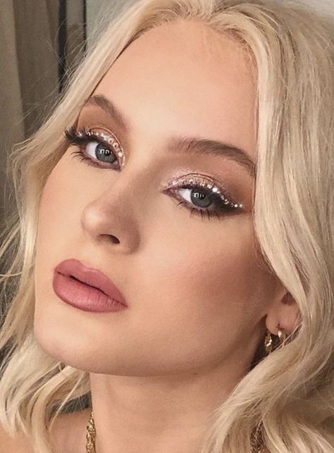 Eve Makeup, Concert Makeup, Rhinestone Makeup, New Years Eve Makeup, Holiday Makeup Looks, Euphoria Makeup, Zara Larsson, Ethereal Makeup, Makijaż Smokey Eye