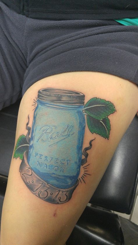 #mason #jar #masonjar #ball #tattoo #piercing #fentontattooandpiercing #Michigan #mi #color #best #custom #thigh Ball Mason Jar Tattoo, Ball Jar Tattoo, Mason Jar Tattoo, Jar Tattoo, Michigan Tattoos, Matt Riddle, Tattoo Wedding, Tattooed Woman, Ball Tattoo