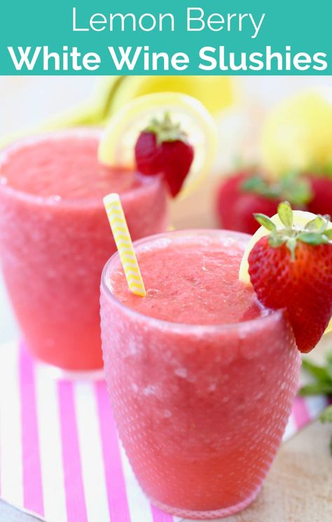 White Wine Slushies, Wine Slushie Recipe, Wine Slush, Wine Slushies, Slushie Recipe, Wine Slushie, Citrus Cocktails, Strawberry Banana Smoothie, Fruity Cocktails