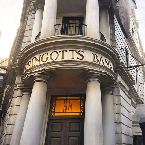 Gringotts Bank Gringotts Bank Aesthetic, Harry Potter Gringotts Bank, Gringotts Bank, Harry Potter Wallpaper Backgrounds, Harry Potter Locations, Hogwarts Dr, Harry Potter Background, Blood And Bone, Harry Potter Icons