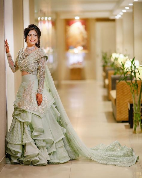 Must Watch - Gorgeous Cocktail Gowns for Brides-to-be! Gown Sangeet, Engagement Dress For Bride, Indian Wedding Gowns, Designer Sarees Wedding, Saree Bollywood, Gown Party Wear, Indian Bridal Lehenga, Indian Bridal Dress, Indian Gowns Dresses