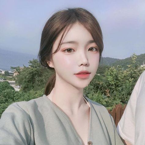 Kim Y/N, A hidden royal princess. She has this kind of beauty that c… #fanfiction #Fanfiction #amreading #books #wattpad Wish I Was Pretty, Korean Makeup Look, Mode Ulzzang, Grunge Girl, Uzzlang Girl, Pale Skin, Prince Charming, Korean Beauty