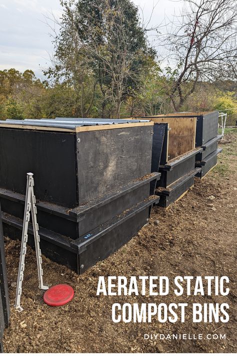 Farm Compost System, Horse Manure Compost Bin, Composting Horse Manure, Diy Haunted Trail, Manure Compost Bin, Horse Manure Management, Horse Shelters, Farm Pasture, Manure Composting