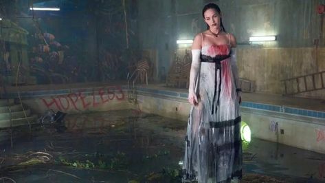 Jennifer’s Body, Megan Fox Outfits, Amy Sedaris, Adam Brody, Jennifer's Body, Halloween Inspo, Chris Pratt, Fantasias Halloween, Amanda Seyfried