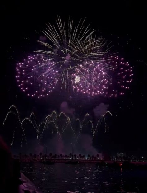 #fireworks #purple #purpleaesthetics #summer #cruelsummer #aesthetic #photography Purple Fireworks Aesthetic, Purple Fireworks, Fireworks Aesthetic, Purple Fire, Cute Room Decor, Lost & Found, Aesthetic Photography, Fireworks, Track