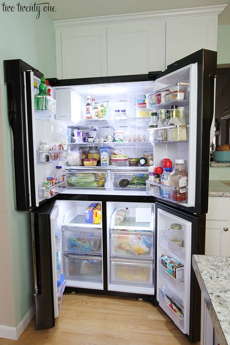 Samsung 23 cu. ft. Capacity Counter Depth 4-Door FLEX Refrigerator French Door Fridge Organization, Samsung Family Hub Refrigerator, 4 Door Fridge, Samsung 23, Refrigerator Ideas, 4 Door Refrigerator, Penyimpanan Makeup, Small Room Organization, Samsung Fridge