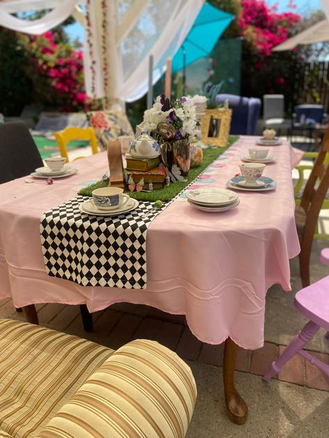 Mad hatter tea party table ideas Tea Party Table Ideas, Mad Hatter Tea Party Table, Party Table Ideas, Tea Party Alice In Wonderland, Tea Party Table, Wonderland Birthday, Alice In Wonderland Birthday, Mad Hatter Tea, Mad Hatter Tea Party