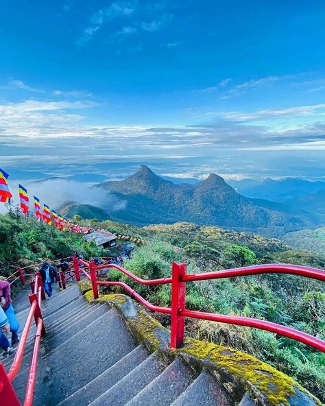 Sri Lanka Photography, Adam's Peak, Cartoons Dp, Outdoor Photoshoot, Magic Art, Travel Life, Sri Lanka, Tourism, Travel Photography