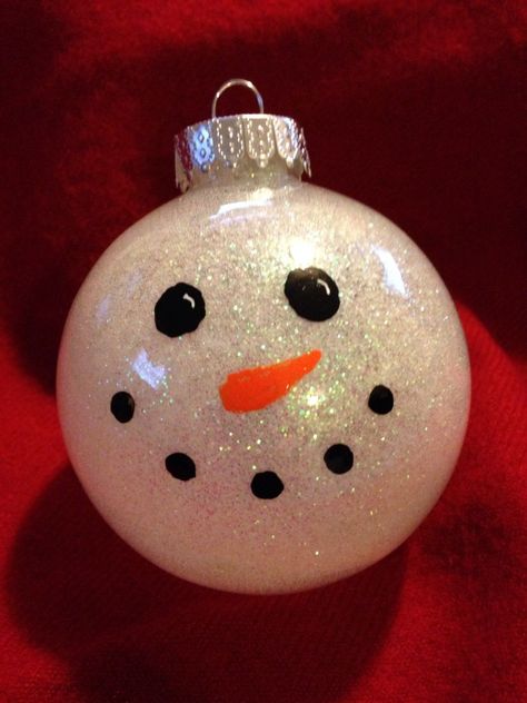 Christmas Crafts Balls Ornaments, Diy Snowmen Ornaments Ideas, Diy Ornaments Plastic Balls, Glitter Ornaments Ideas, Homemade Snowman Ornaments, Christmas Ornaments Ideas Diy, Cute Diy Ornament Ideas, Diy Ornament Balls, Ornaments Decoration Ideas