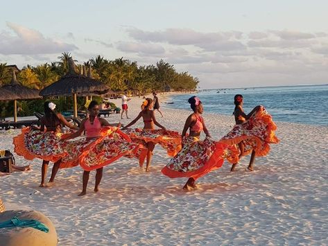 Reunion Island Aesthetic, Mauritius Culture, Mauritian Culture, Mauritius People, Mauritius Aesthetic, Zanzibar Africa, Zanzibar Travel, African Shop, Mauritius Island