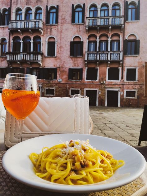 #italy #venice #venezia #aperol #pasta #carbonara #italia Carbonara Italy, Pasta Carbonara, Italy Venice, Venice, In Italy, Pasta, Italy