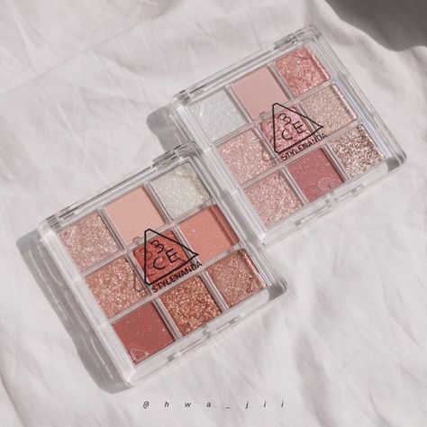 eyeshadow aesthetic
vintage makeup aesthetic 3ce Makeup, Koleksi Makeup, Alat Makeup, Peach Makeup, Kawaii Makeup, Makeup Palettes, Elf Makeup, نظارات شمسية, Goth Makeup