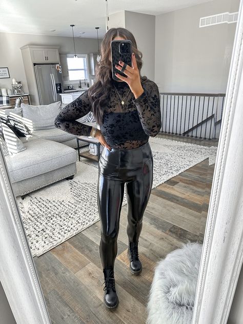 Shiny Leather Leggings Outfit, Latex Leggings Outfit Casual, Doc Martens And Leggings, All Black Going Out Outfits, Going Out Outfits Cold, All Black Going Out Outfit, Leather Bodysuit Outfit, Patent Leather Leggings Outfit, Friday Night Outfit Going Out