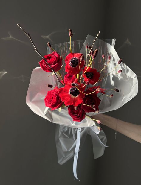 Poppy Flower Bouquet, Poppy Bouquet, Luxury Flower Bouquets, Appeasement, Flower Branding, Unique Flower Arrangements, Unique Bouquet, Boquette Flowers, Flower Vase Arrangements