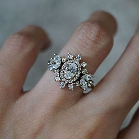 10+ Vintage-Inspired Engagement Rings That We Fell In Love With! Antique Engagement Ring, Oval Diamond Ring, Engagement Ring White Gold, Rose Engagement Ring, Rose Gold Engagement, Vintage Engagement, Rose Gold Engagement Ring, Calla Lily, Ring Vintage