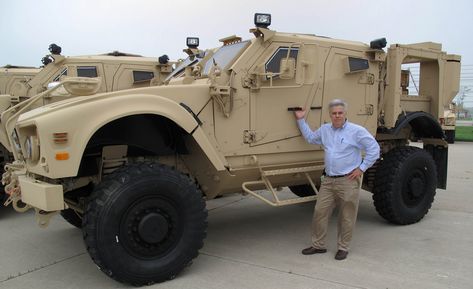 Oshkosh Jltv, Us Army Trucks, Us Army Vehicles, Armored Truck, Military Armor, Army Truck, Work Gear, Big Rig Trucks, Army Vehicles