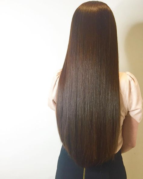 @RaiiiLeooo V Cut Hairstyle, Long Hair Play, Long Hair Pictures, Lustrous Hair, Long Layered Haircuts, Super Long Hair, Long Layered Hair, Very Long Hair, Long Straight Hair