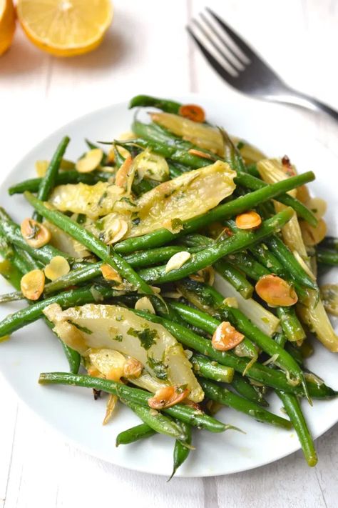 Green Bean Roasted, Roasted Fennel Salad, Fennel Roasted, Roasted Salad, Blanching Green Beans, Fennel Recipes, Roasted Fennel, Paleo Salads, Whole30 Keto