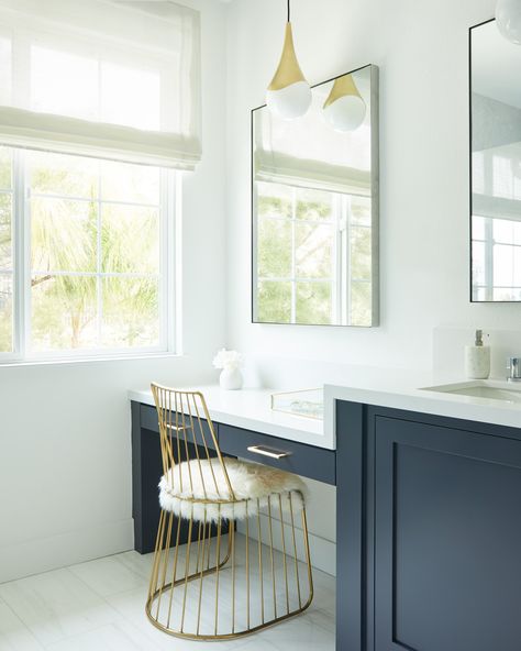 25 Bathrooms With Built-In Makeup Vanities Built In Makeup Vanity, Vanity In Bathroom, Blue Feature Wall, White Herringbone Tile, Porter Ranch, Beach Style Bathroom, Blue Glass Tile, Makeup Vanities, Marble Accessories