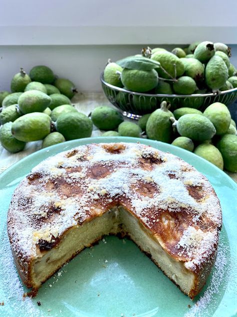 Alessandra Zecchini: Feijoa cake Fejoa Recipes Cakes, Fejoa Recipes, Food Journals, Vegetarian Pasta Dishes, Ny Food, New Zealand Food, Walnut Bread, New York Food, Tortillas