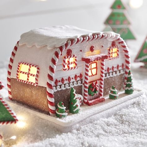 Raz 9.5" Battery Operated LED Lighted Gingerbread House Camper Trailer Christmas Figure 3916186 Cool Gingerbread Houses, Ginger Bread House Diy, Gingerbread House Parties, Gingerbread House Designs, Gingerbread Diy, Gingerbread Village, Gingerbread House Decorations, Christmas Gingerbread House, Camper Trailer