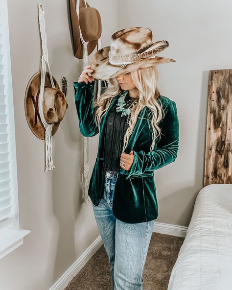 Cowgirl hats & Velvet! 🤎    Wrangle-up your style with uniquely designed custom western hats – where every design tells your story.     Ready to rock a custom hat? Let’s design your DREAM hat together! 🤠🧡   Comment “CUSTOMHAT” for deets and questions!   .   .   .  .  .  #cowgirlfashion #ranching #westernfashion #westernlifestyle #westernoutfit #turquoisejewelry #rodeolifestyle #turquoiseobsession #cowgirljewlery #cowgirlcouture   Cowboy hat // burned hats // burned cowboy hats // burned ranch... Burned Cowboy Hats, Cowhide Vest, Wild Rags Outfits, Edgy Western Style, Fancy Cowgirl, Nfr Vegas, Western Winter Outfits, Western Luxury, Burned Hats